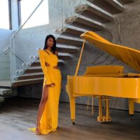 Chanel iman yellow piano